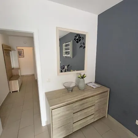 Tiha Luka Apartament *