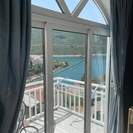 Tiha Luka Apartament *