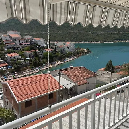 Tiha Luka Apartman *