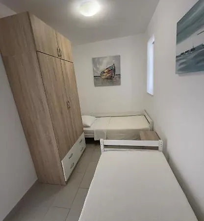 Tiha Luka * Neum
