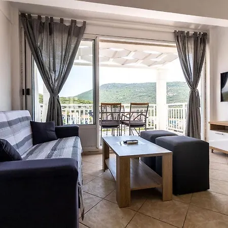 Tiha Luka Apartman *