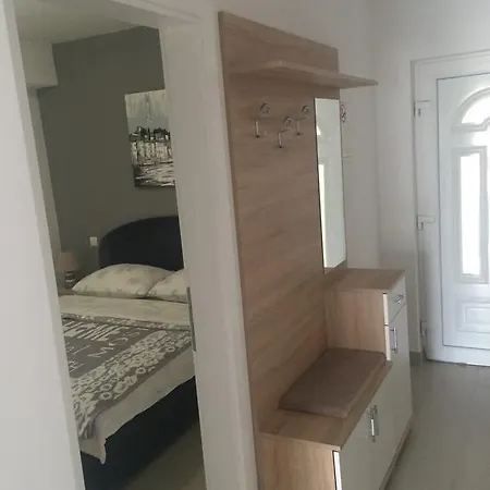 Tiha Luka Apartman *