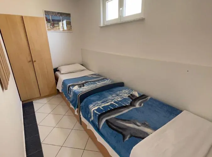 Tiha Luka 아파트 네움