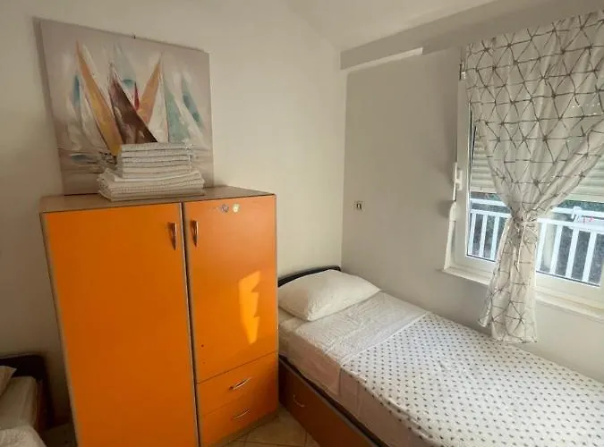 Tiha Luka 아파트 *